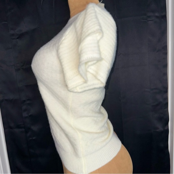 💰⬇️ Cream Knit Short Sleeve Sweater 
NWT Size S - Picture 4 of 13